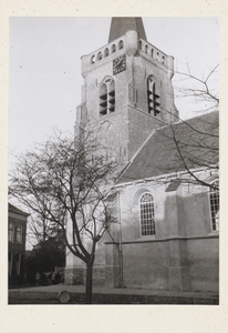 130586 Gezicht op de toren van de Nederlands Hervormde kerk (Kerkstraat 5) te Jaarsveld (gemeente Lopik).